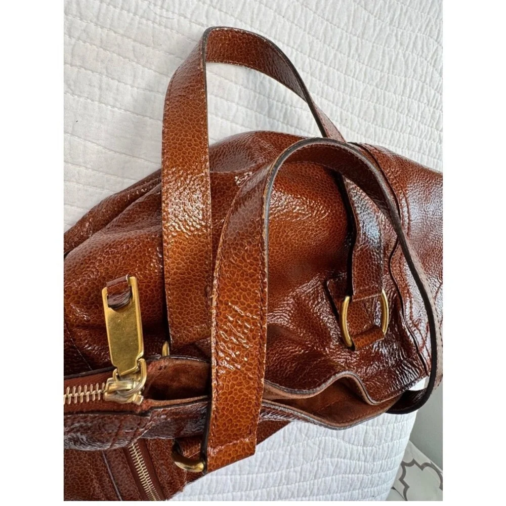 Yves Saint Laurent Downtown bag in brown patent leather - Picture 6 of 14
